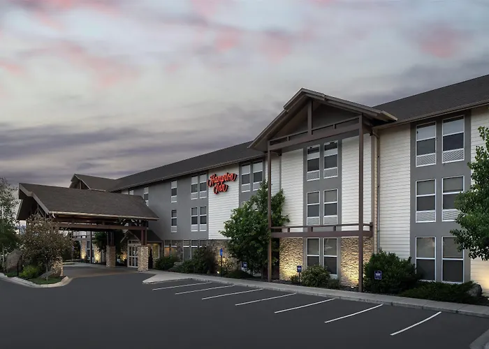 3 star hotels Hampton Inn Butte